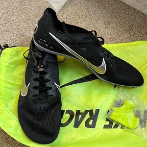 Mens Nike zoom victory racing spikes, mens size 9, NWOT with carrying bag